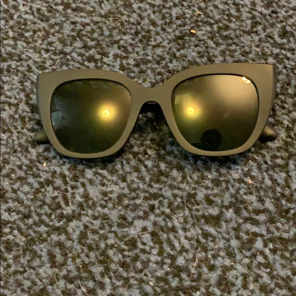 Tom’s sunglasses